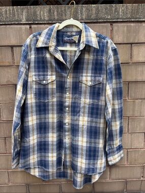 Vintage Wrangler Navy and Cream Plaid Western Button Down Shirt Size 16x34